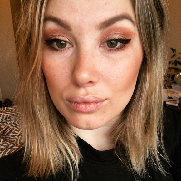 Meet your Posher, Amy - Picture 1 of 1